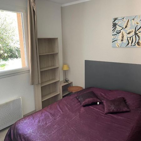 Le Voilier. Honfleur T2 Dans Residence Avec Piscine Équemauville Eksteriør billede